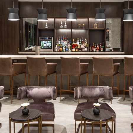 Holiday Inn Boston Logan Airport - Chelsea By Ihg Экстерьер фото