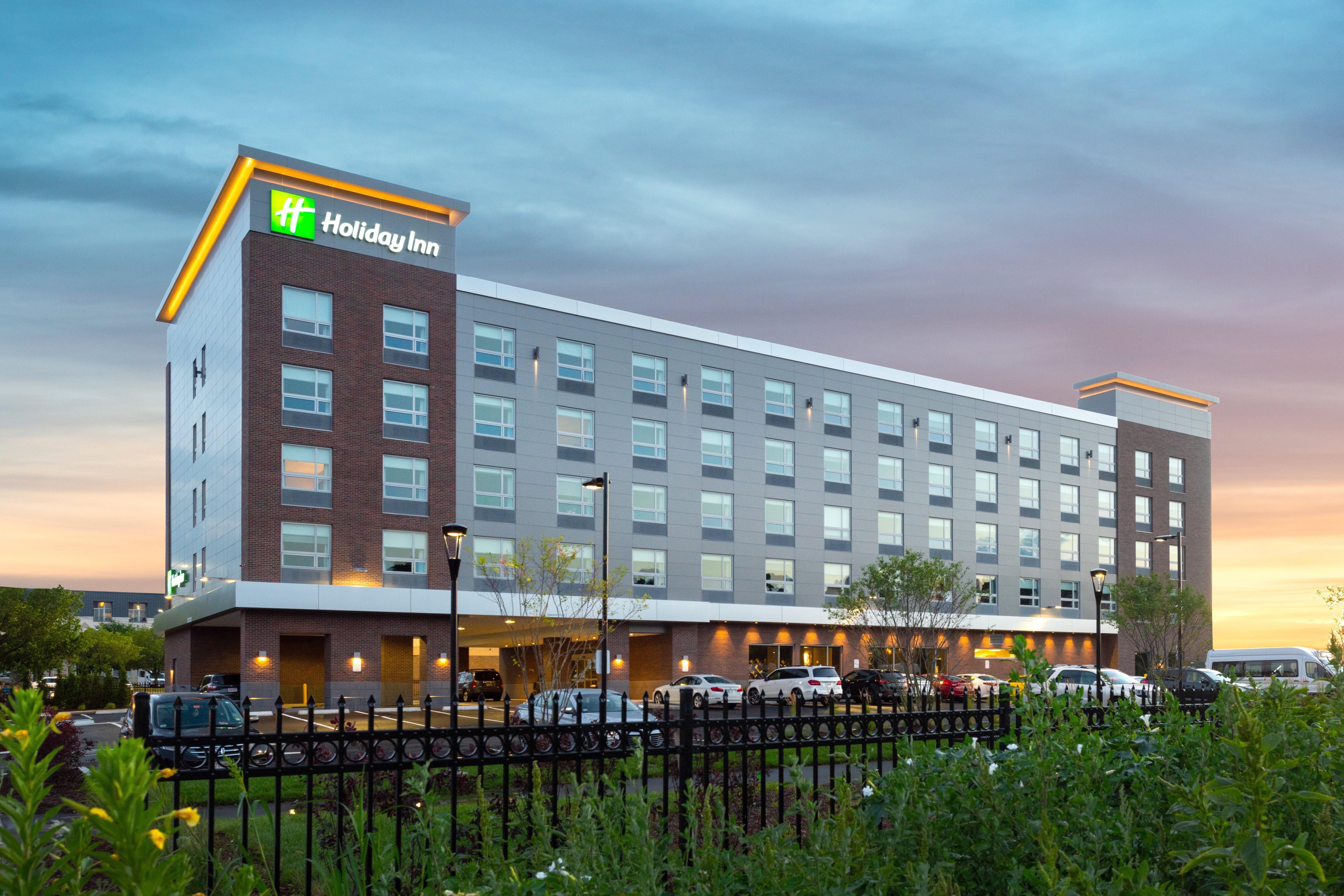 Holiday Inn Boston Logan Airport - Chelsea By Ihg Экстерьер фото