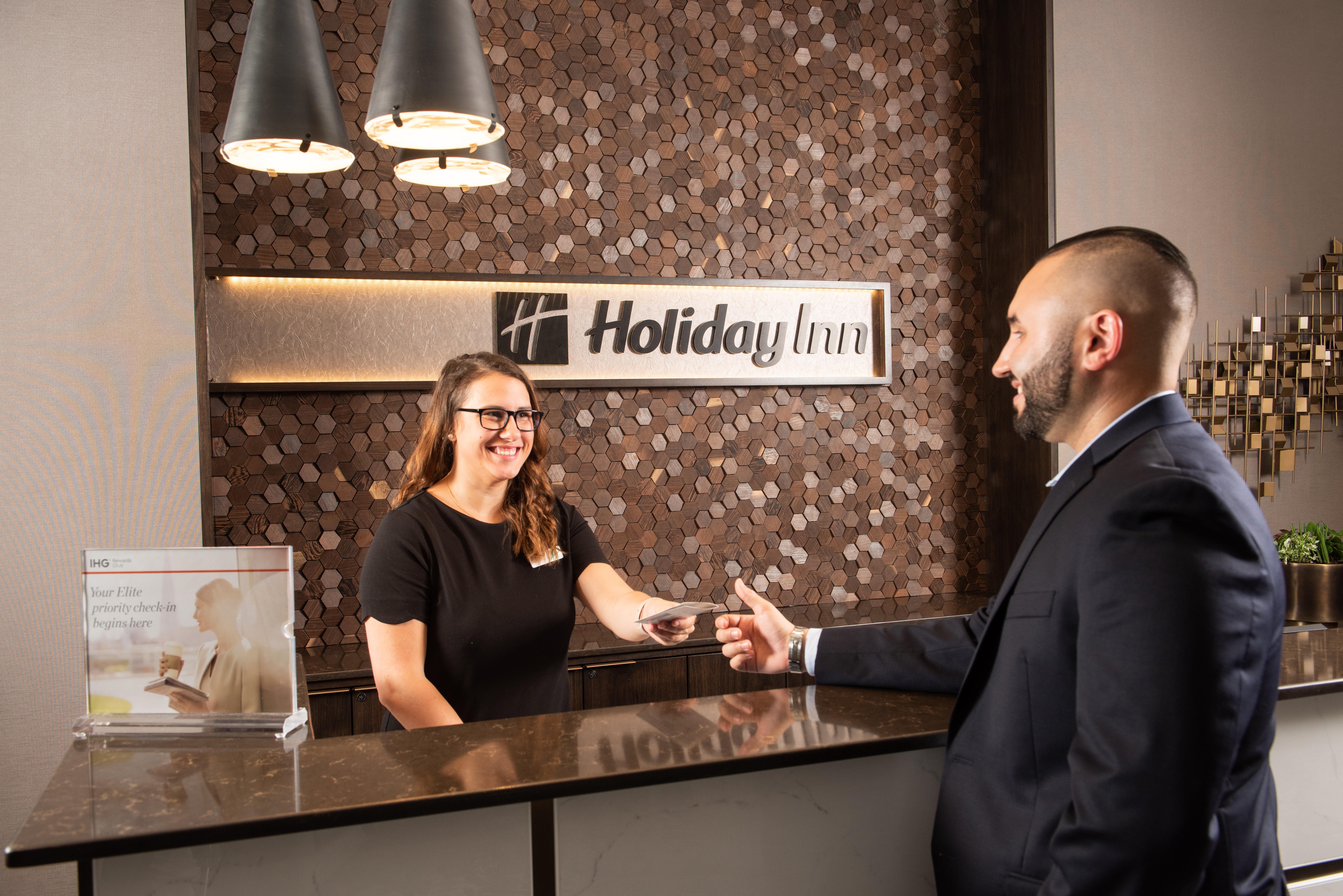 Holiday Inn Boston Logan Airport - Chelsea By Ihg Экстерьер фото