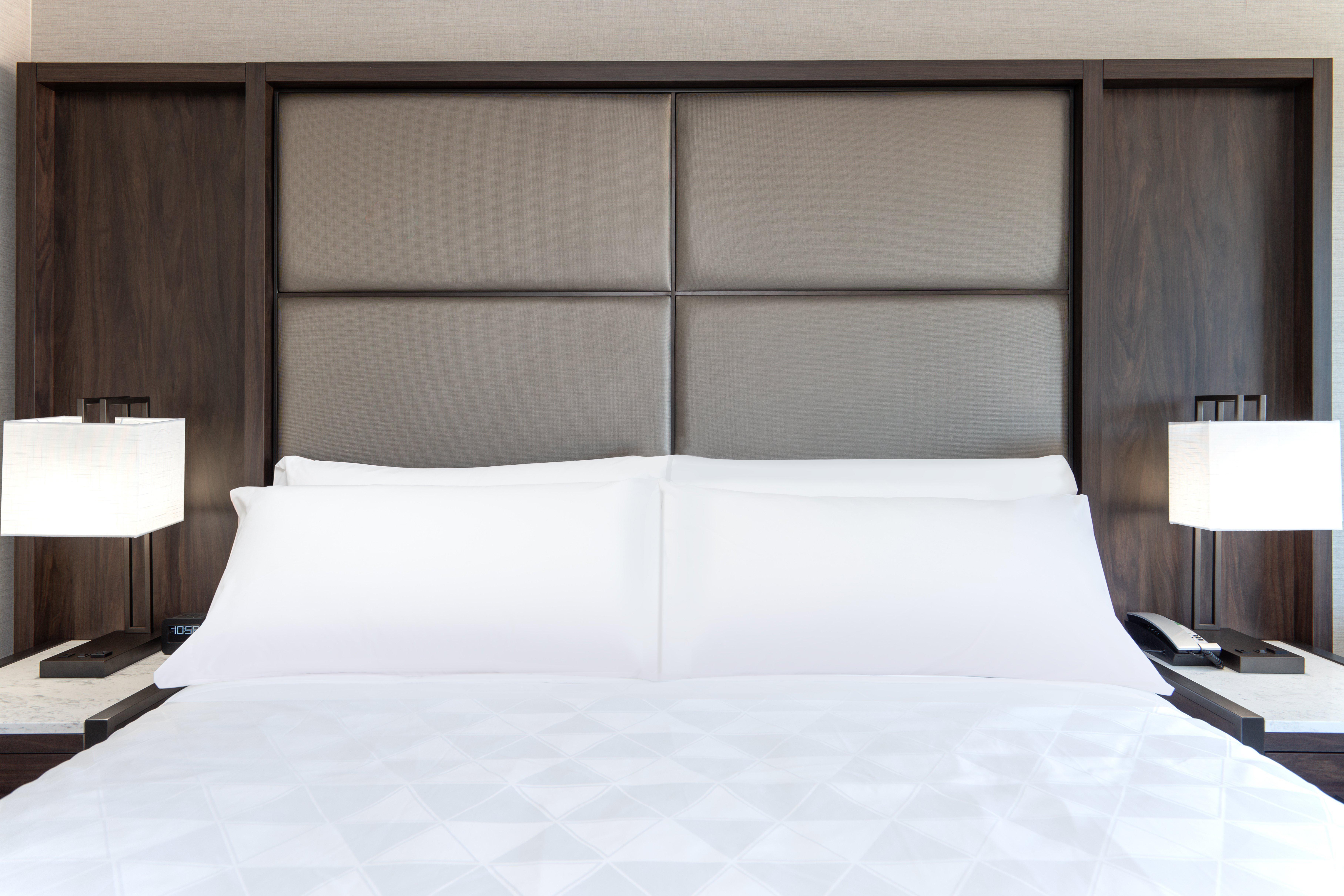 Holiday Inn Boston Logan Airport - Chelsea By Ihg Экстерьер фото