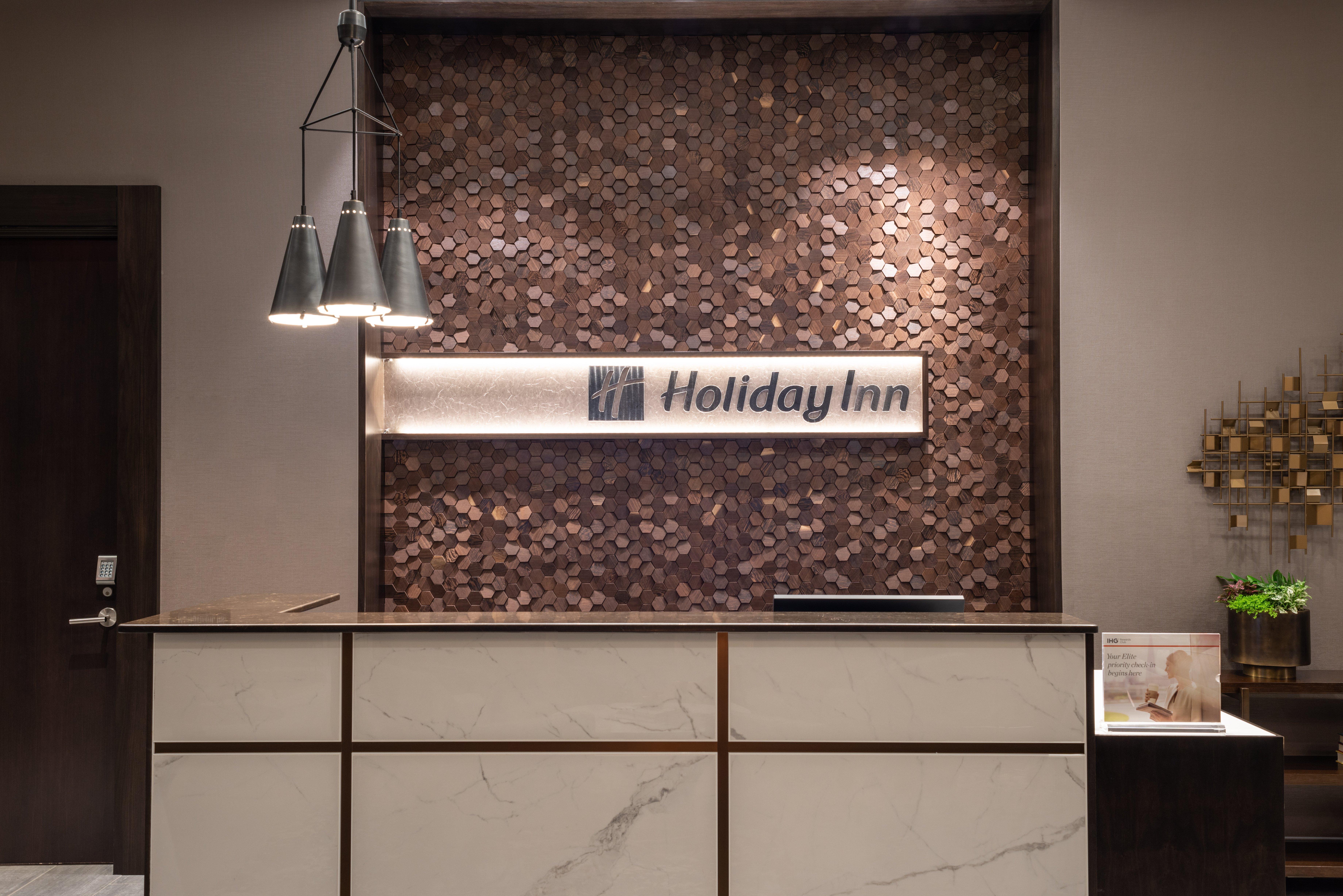 Holiday Inn Boston Logan Airport - Chelsea By Ihg Экстерьер фото