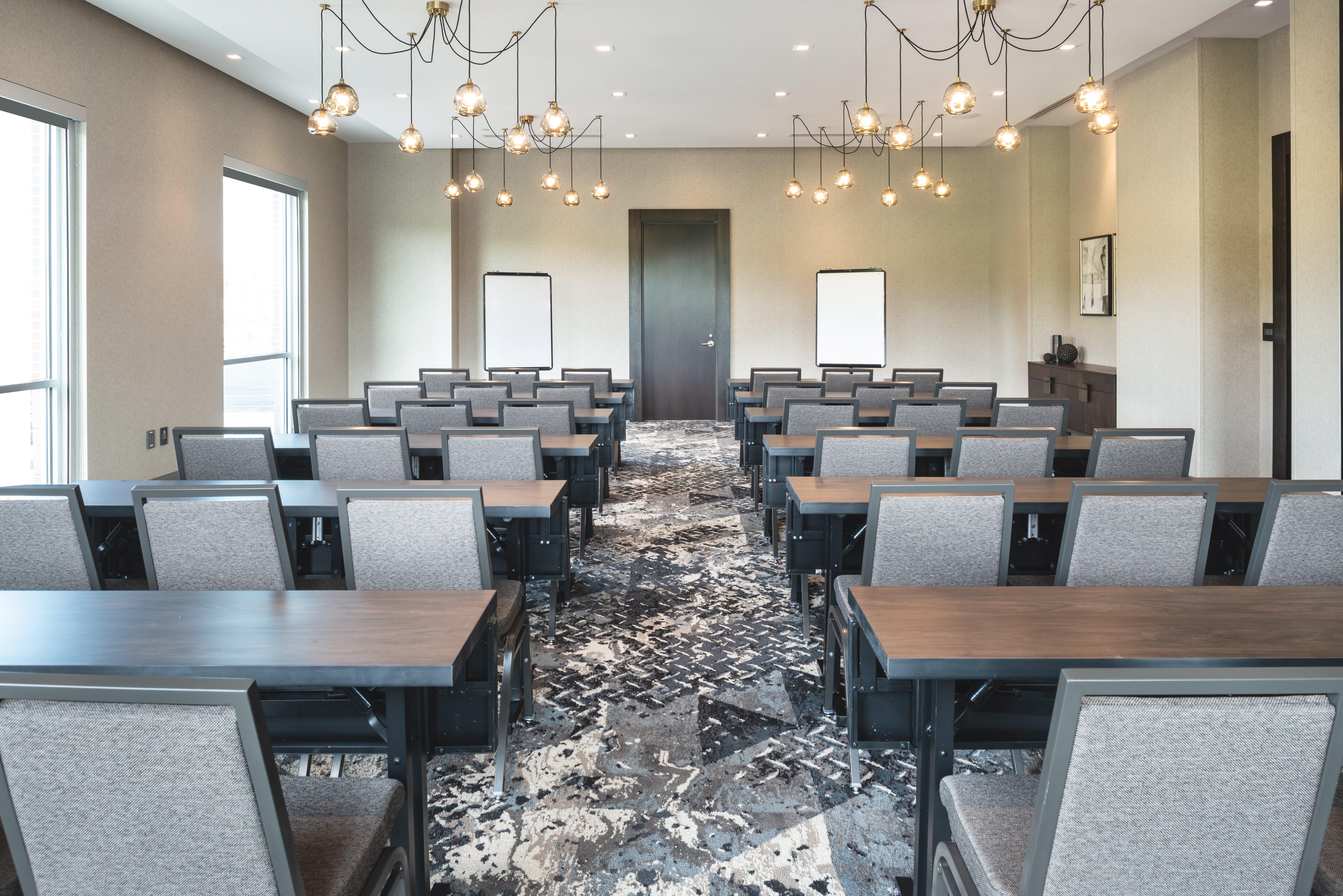 Holiday Inn Boston Logan Airport - Chelsea By Ihg Экстерьер фото