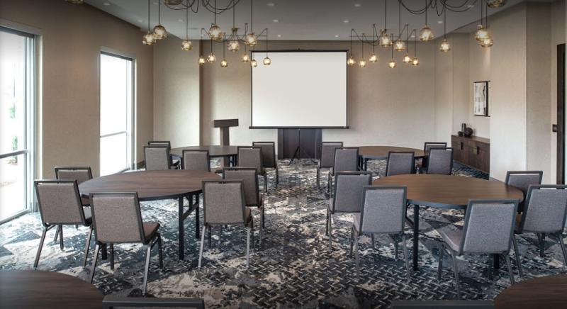 Holiday Inn Boston Logan Airport - Chelsea By Ihg Экстерьер фото